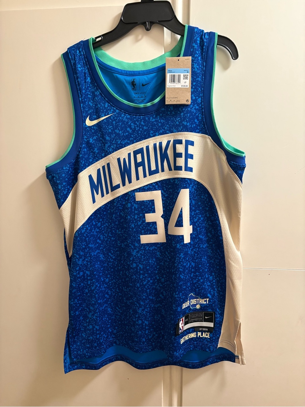 NWT Men’s Milwaukee Antetokounmpo #34 Jersey size Medium